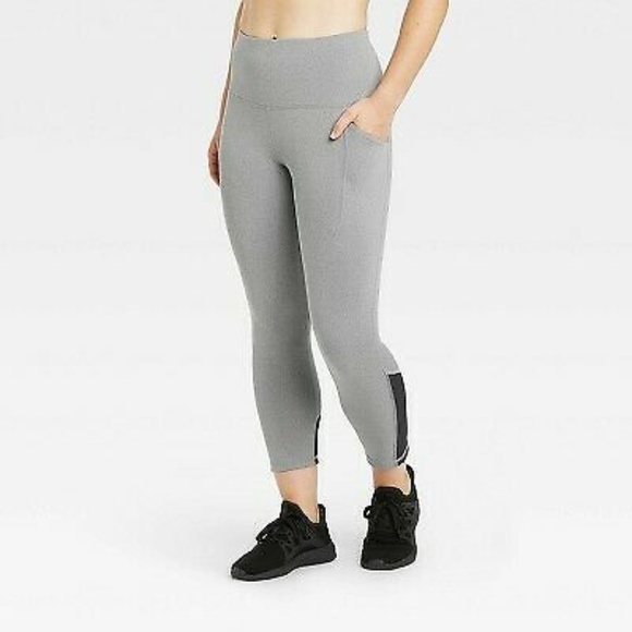 all in motion Pants - Sculpted High-Waisted Capri Leggings 21 Gray Small
